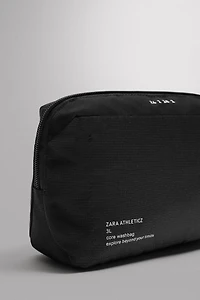 SPORTS TOILETRY BAG
