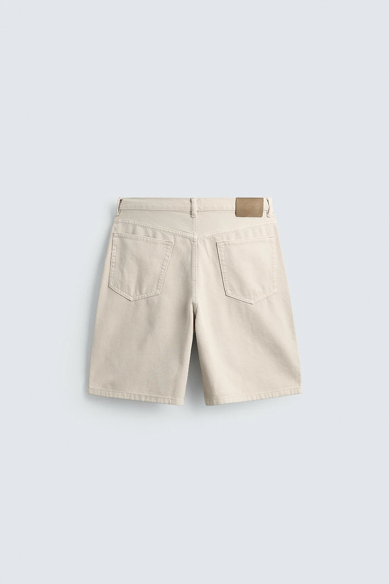 BERMUDA EN JEAN COUPE DROITE