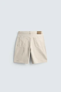 BERMUDA EN JEAN COUPE DROITE