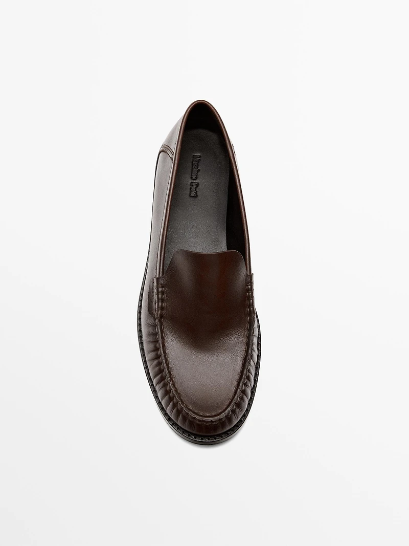 Mocassins en cuir froncé