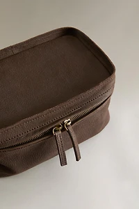 FADED LEATHER MAKEUP BAG
