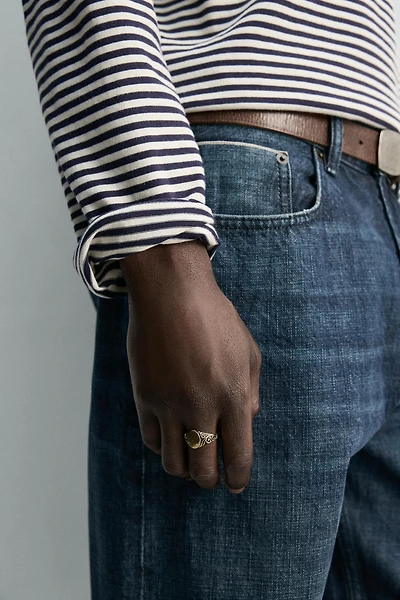 EMBOSSED SIGNET RING