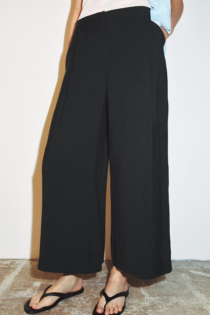 JUPE-CULOTTE À PINCES