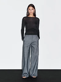 Lightweight t-shirt with collar detail