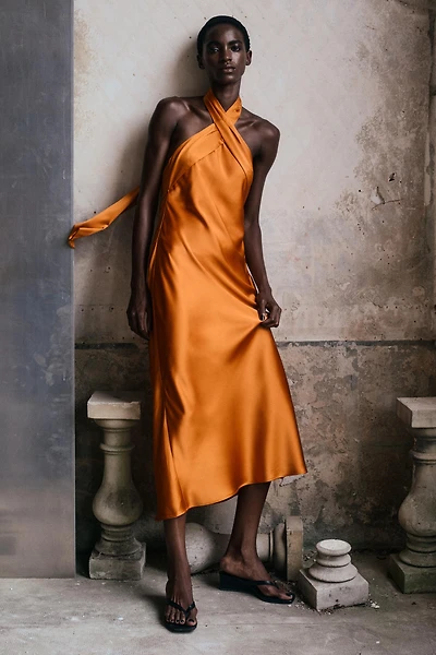 ROBE MI-LONGUE HALTER SATINÉE