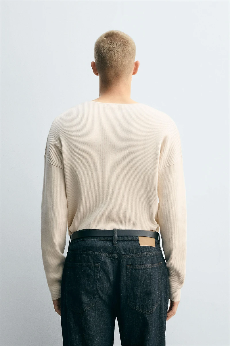 RELAXED FIT TEXTURED SWEATER