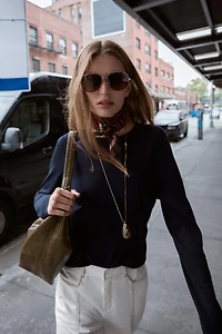 BASIC WOOL SWEATER