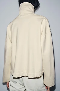 OVERSIZED HIGH NECK SWEATSHIRT