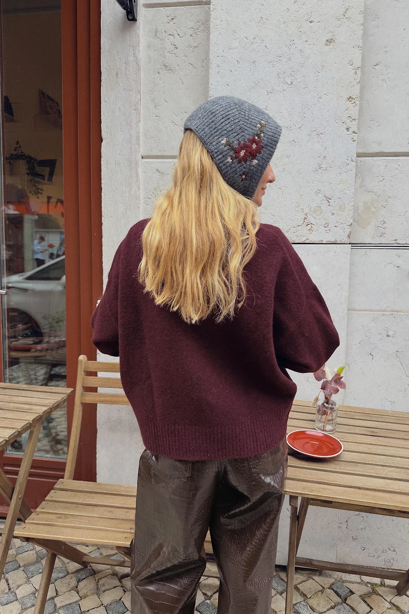 PULL EN MAILLE DOUCE À COL MONTANT