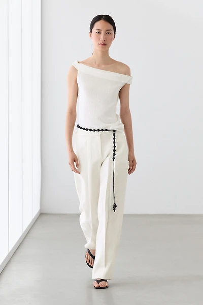 Linen trousers with darts