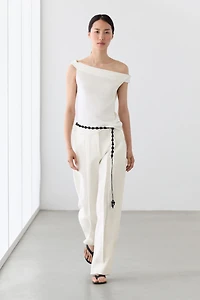 Linen trousers with darts