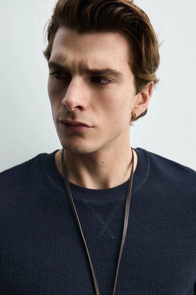 REGULAR FIT TEXTURED T-SHIRT