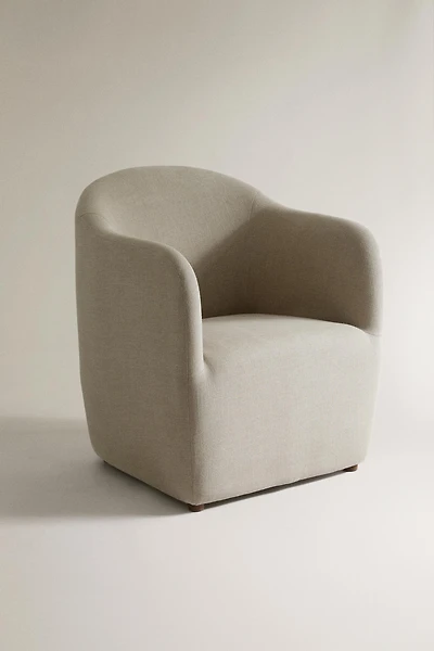 LINEN ACCENT CHAIR