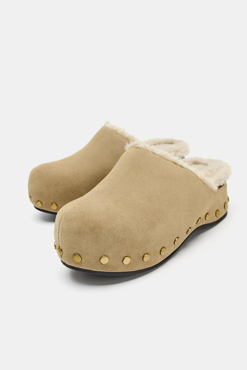 SPLIT LEATHER STUDDED CLOGS
