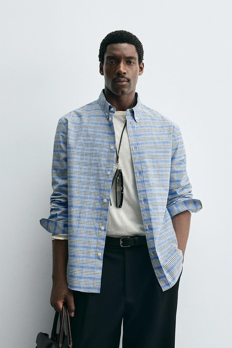 CHEMISE À CARREAUX COL BOUTONNÉ