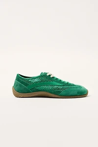 LIMITED EDITION RETRO STYLE SNEAKERS