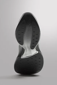 LONG DISTANCE RUNNING SNEAKERS