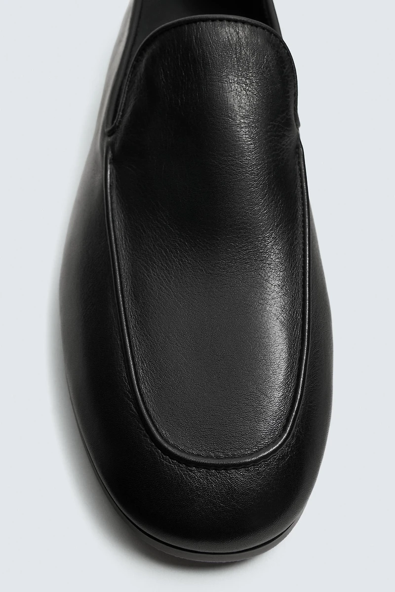 LEATHER LOAFERS