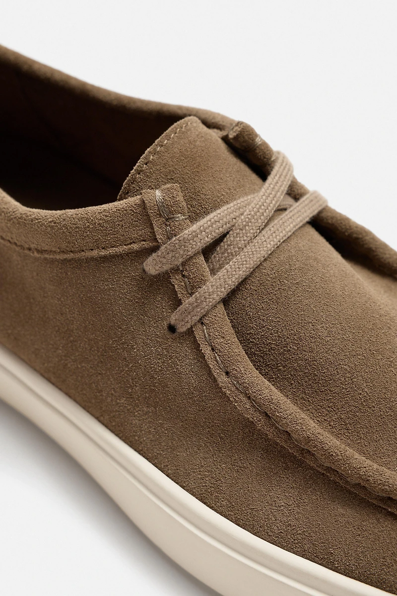 CASUAL LEATHER SHOES
