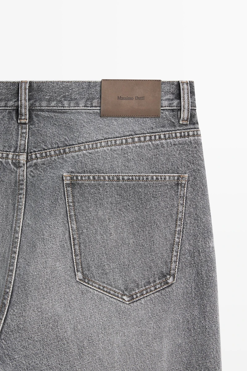 Straight-leg jeans