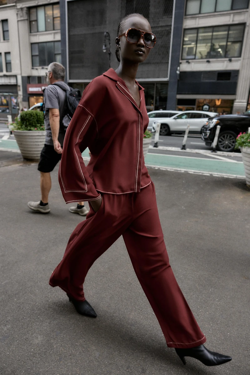 CHEMISE SURPIQÛRES CONTRASTANTES