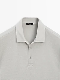 Textured short sleeve polo shirt