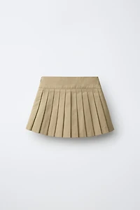 SOLID PLEATED SKIRT
