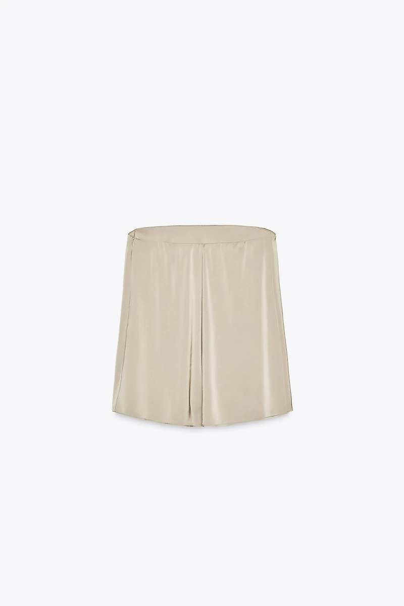 STRAPLESS SATIN EFFECT TOP