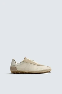 RETRO STYLE SNEAKERS