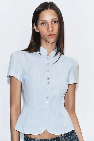 SHORT SLEEVE BUTTON-FRONT TOP