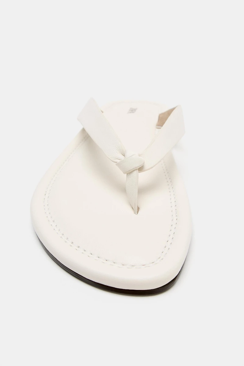 LEATHER FLAT SANDALS