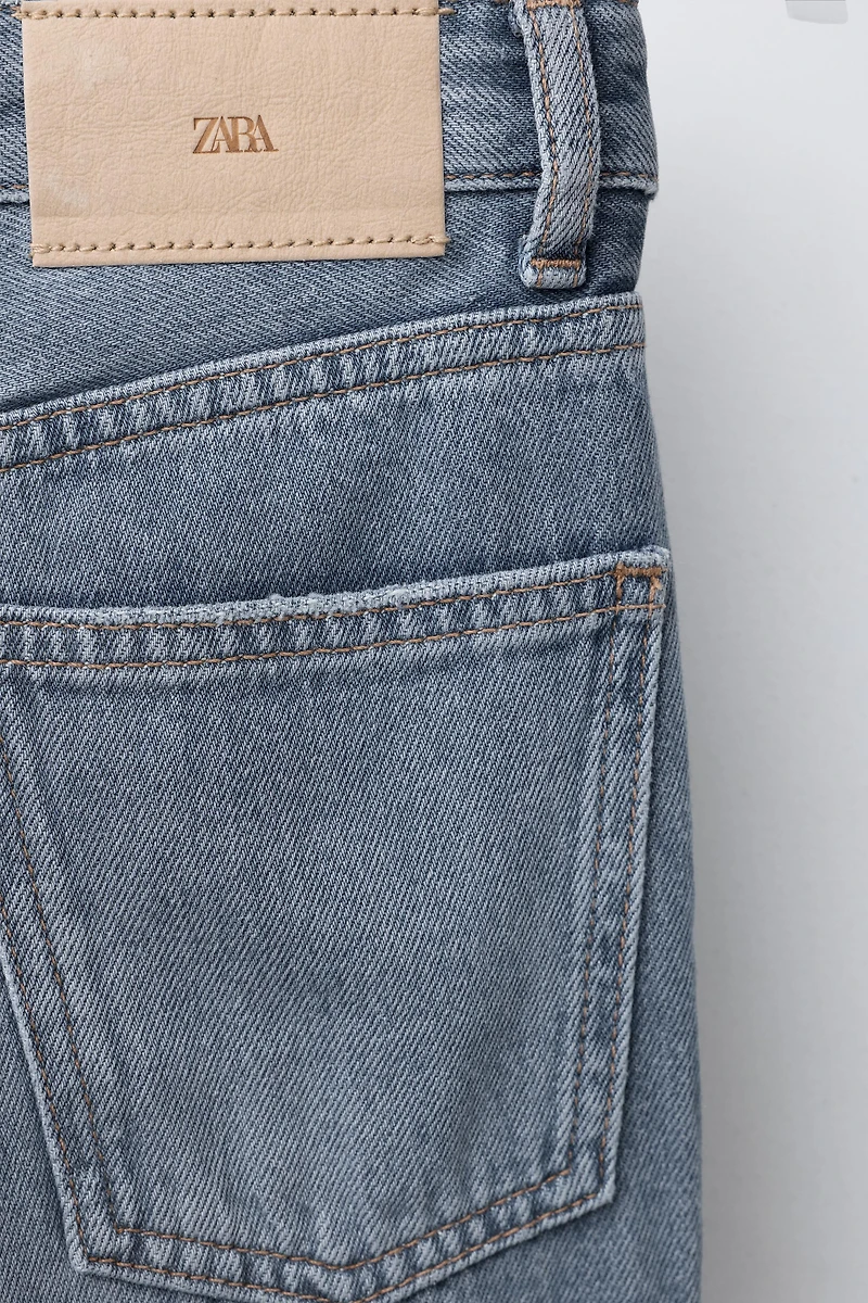 STRAIGHT LEG JEANS