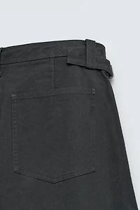 PANTALON RELAXED FIT AVEC COUTURE TOURNÉE