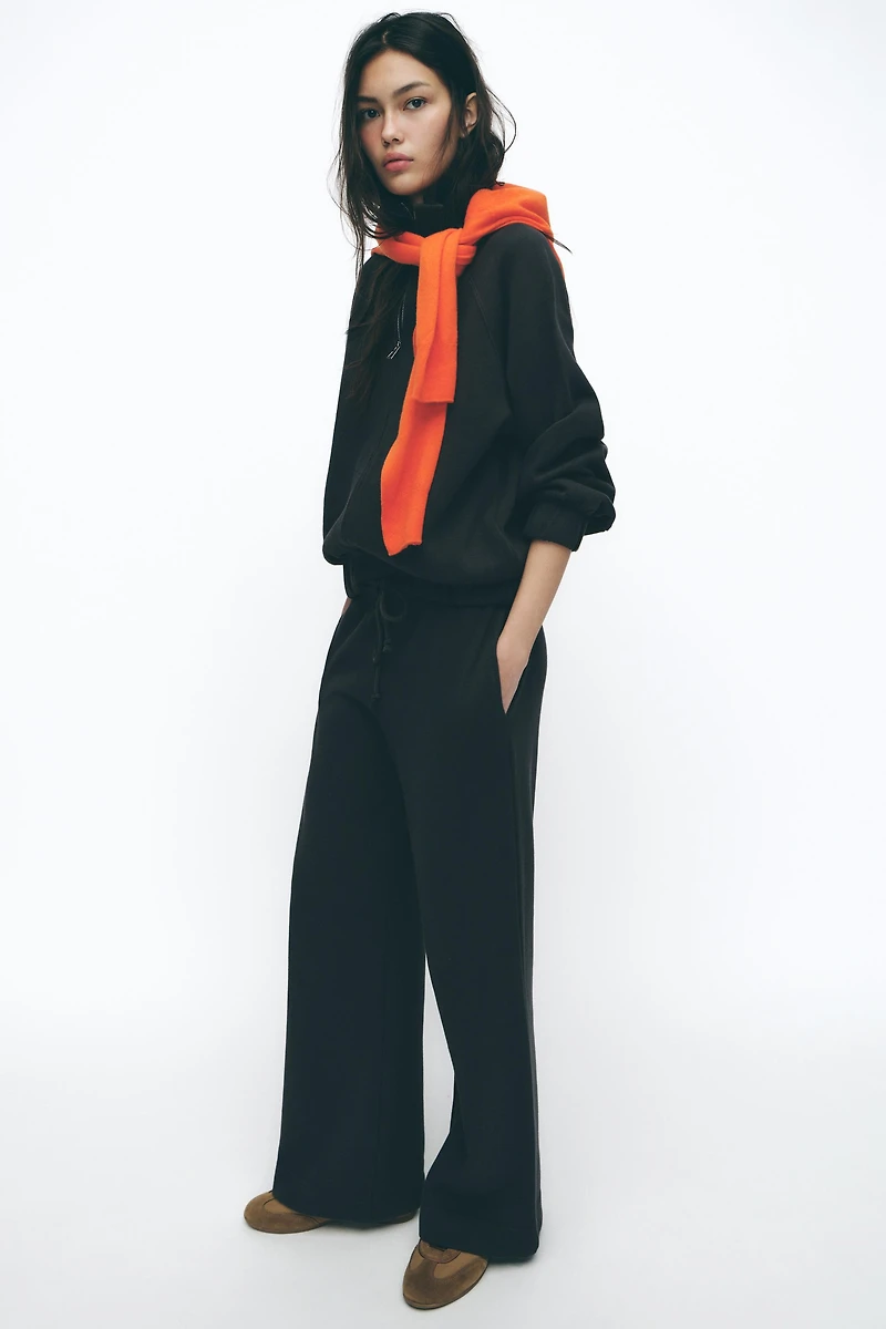 SOFT STRAIGHT LEG PANTS