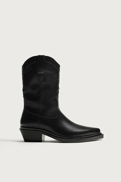 COWBOY BOOTS