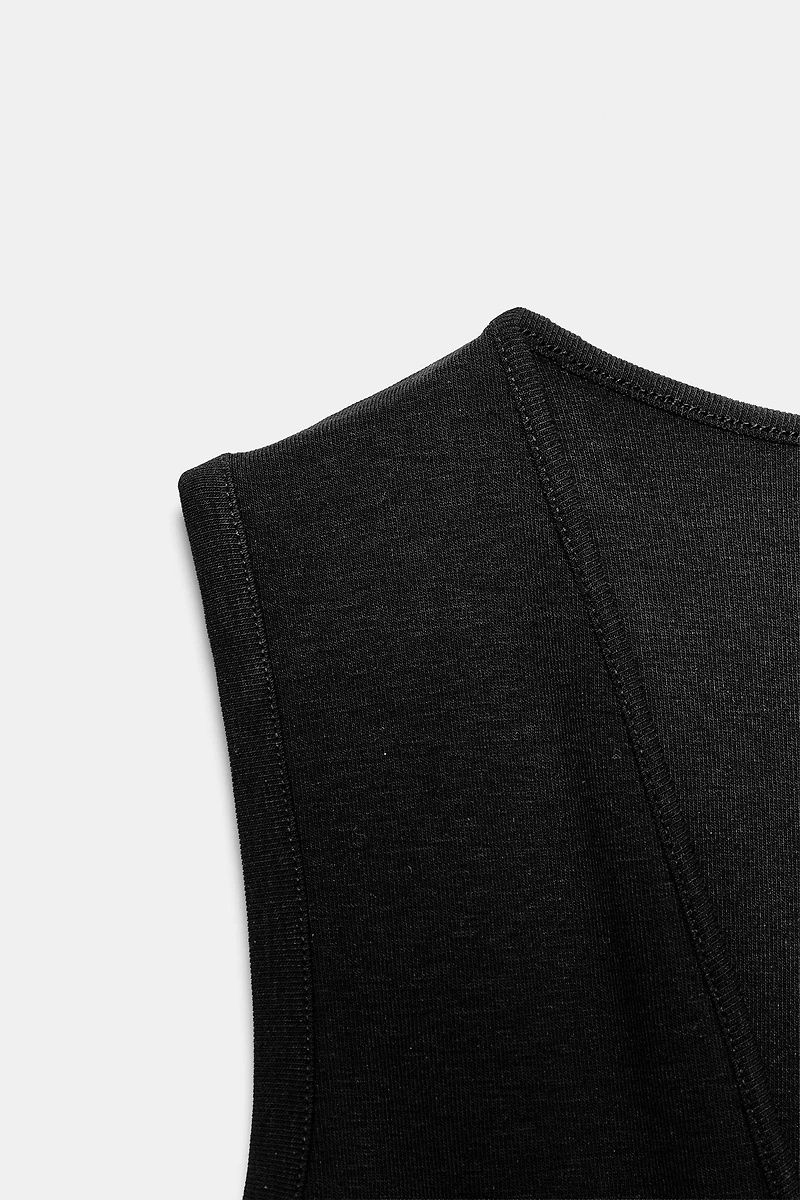 FITTED V-NECK BODYSUIT