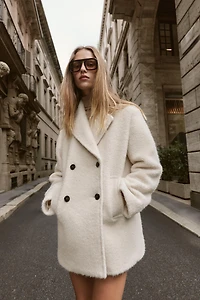 MANTEAU MI-LONG À BOUTONNAGE CROISÉ BOUCLÉ