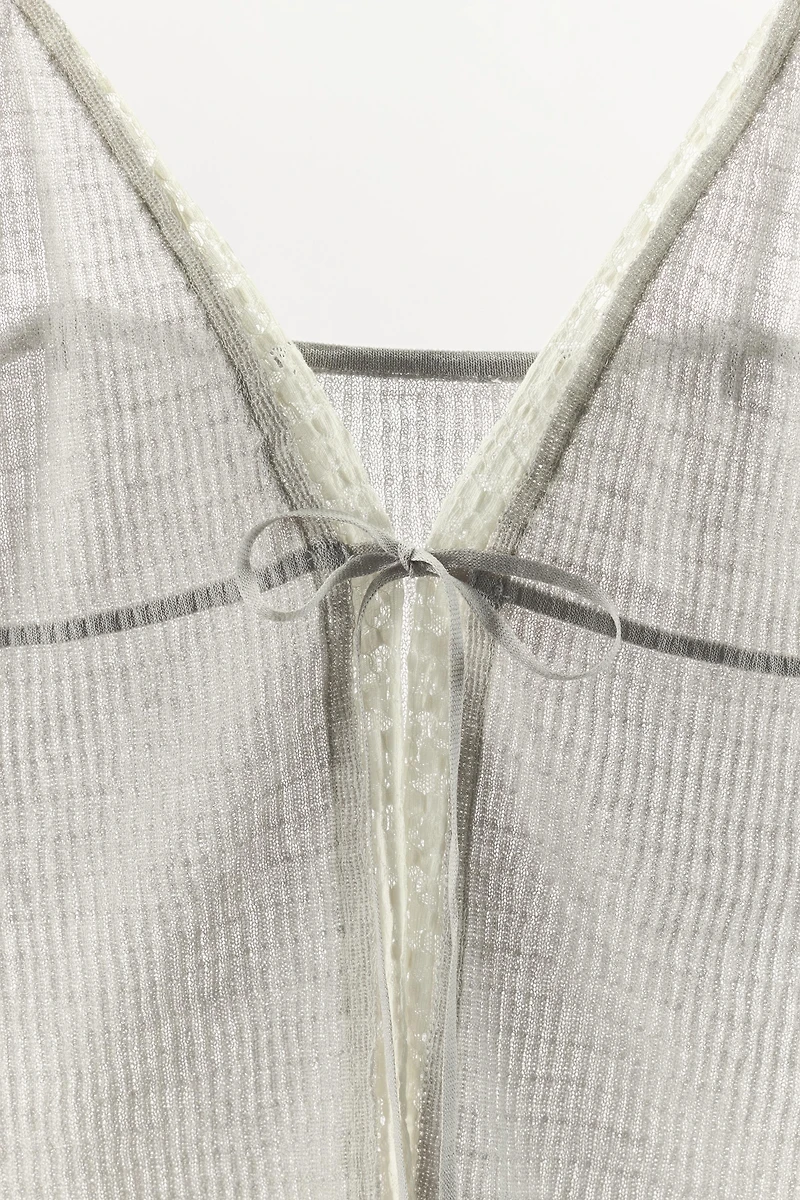 SHIRRED LACE TOP