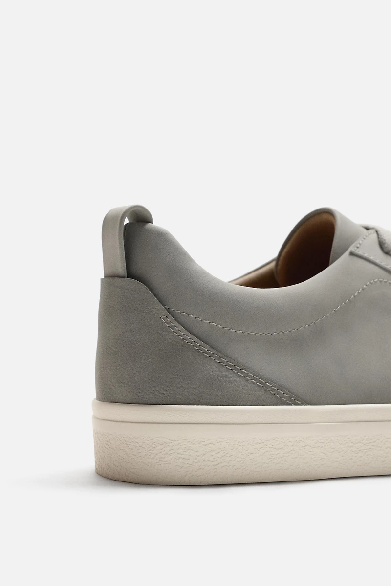 BASIC SNEAKERS