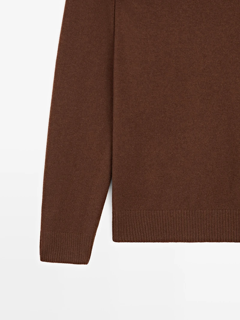 100% wool V-neck knit polo sweater