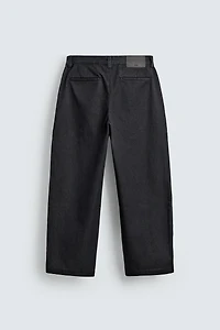 PANTALON CHINO EN DENIM À PLIS