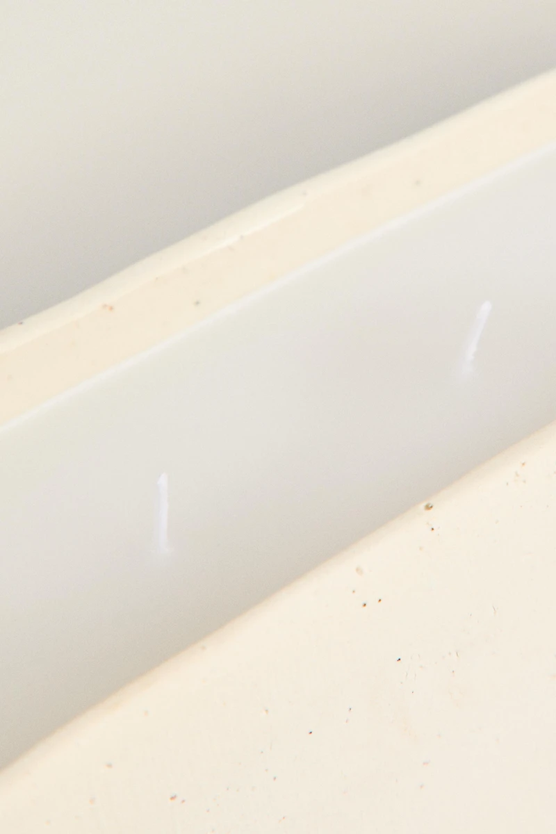 ELONGATED CERAMIC DECORATIVE CANDLE