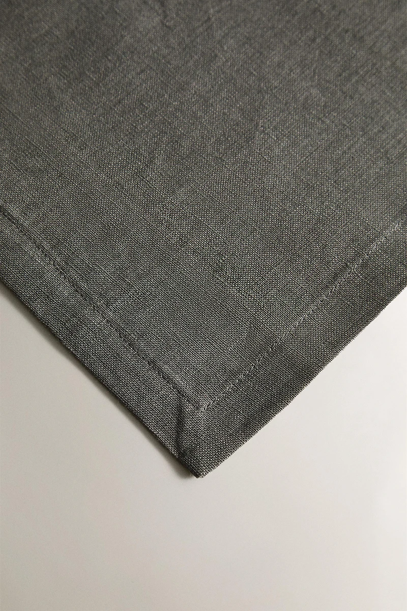 PACK OF PLAIN-COLOURED LINEN NAPKINS