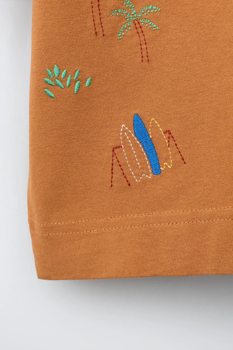T-SHIRT BRODÉ