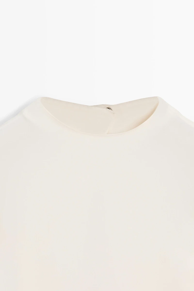 Long sleeve top with back detail