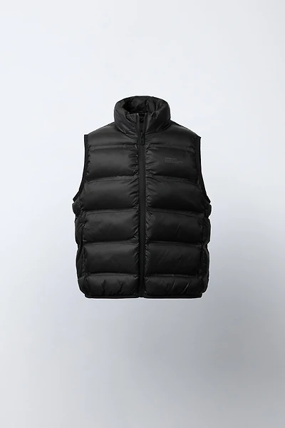 LIGHTWEIGHT WATER-REPELLENT HOODIE VEST