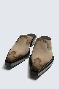 LEATHER CLOGS