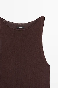 Fine-knit halter top