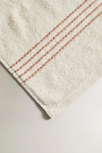 BATH TOWEL WITH CONTRASTING PIPING