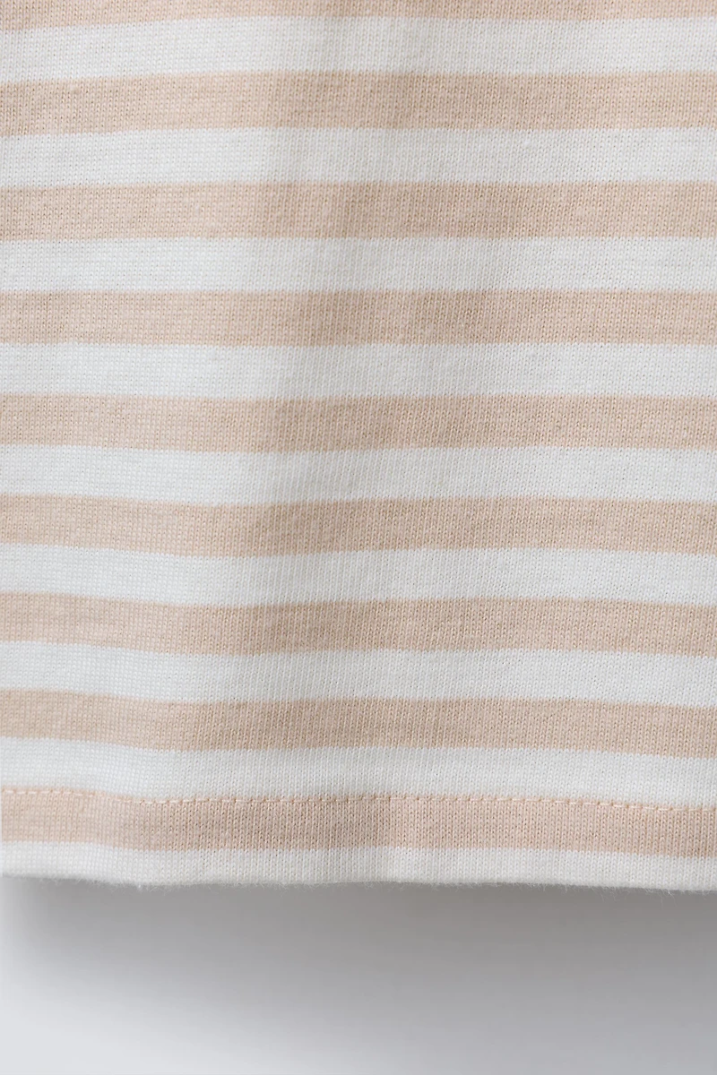 HEAVY WEIGHT WOVEN STRIPE HEART PATCH T-SHIRT